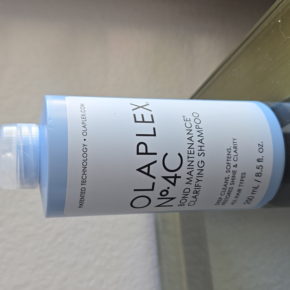 Olaplex No 4C Bond Maintenance Clarifying Shampoo